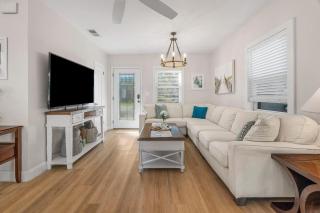 Poolside Palms - Team Joseph Ellen - 7