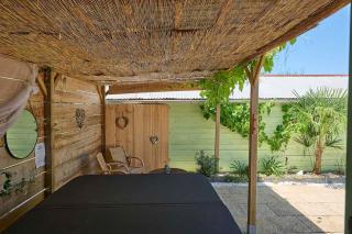 Gîte à la ferme avec Spa, Le Poutou - 1