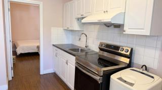 Cozy 1BR Burnaby Retreat Near Metrotown - 7