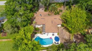 Sherylee's Poolside Retreat - Team Joseph Ellen - 0