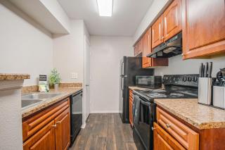 Stylish 2-Bedroom Minutes from Universal Orlando - 6