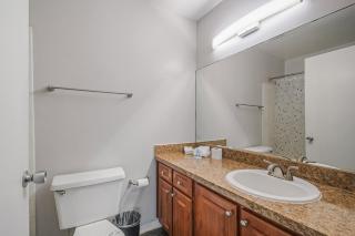 Stylish 2-Bedroom Minutes from Universal Orlando - 3