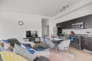Spacious 2 Bedroom High Floor with Skyline View with Balcony in DT Toronto - 1