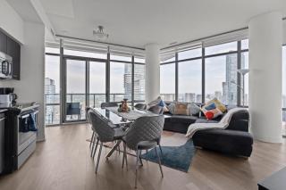 Spacious 2 Bedroom High Floor with Skyline View with Balcony in DT Toronto - 0