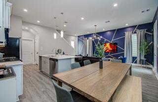 3BD Luxury Living & Inner Loop Convenience - 6