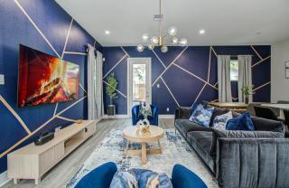 3BD Luxury Living & Inner Loop Convenience - 1