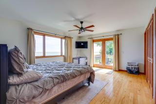 Waterfront Lake Huron Getaway w/ Private Beach - 2