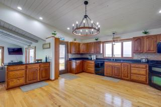 Waterfront Lake Huron Getaway w/ Private Beach - 3
