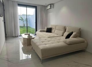 Chic & Cozy Urban Apartment - 0