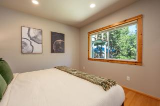 View Cabin Mountain Retreat w/ Hot Tub + Sauna - 2