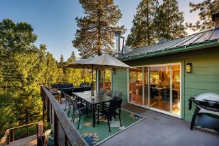 View Cabin Mountain Retreat w/ Hot Tub + Sauna - 7