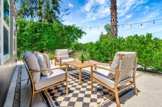 Charming House w/ privacy & backyard w/ Fire-pit! - 0
