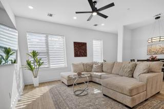 2BR Retreat 5 Min Downtown + Medical District - 0