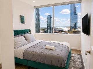 Cozy Apt With City Views - 8