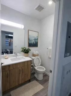 Downtown Modern Suite - 5