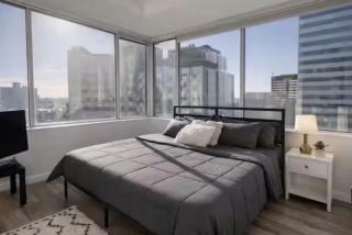 Downtown Modern Suite - 3