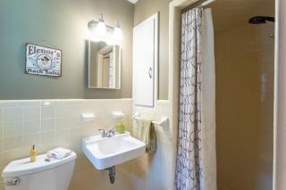 Charming East Dallas Home - 6