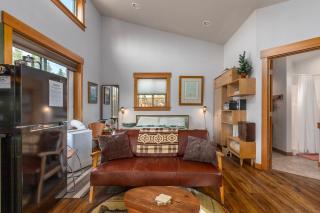 Little Big Fish | Wifi, BBQ, AC ,Rainier View - 4