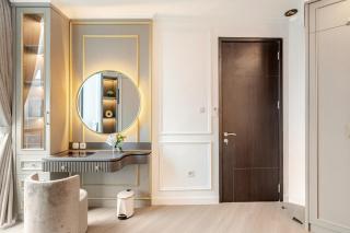 Skyline Apartment with Designer Room and Best View - 3
