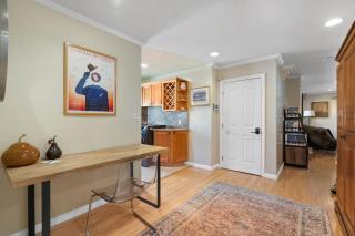 Burbank 4BR with Pool and Hot Tub by Colby and Conrad - 8