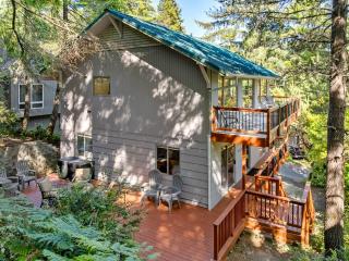 Hidden Oasis - Dog-friendly house in Manzanita with 3 decks walk to the beach - 7