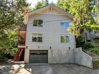 Hidden Oasis - Dog-friendly house in Manzanita with 3 decks walk to the beach - 6