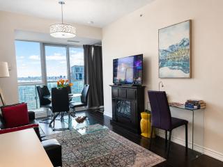 Altitude Suites on Yonge - Downtown Toronto Short Walk to SickKids, TMU & Eaton Centre - 0