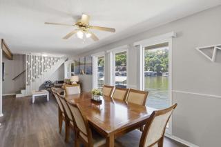 Private Dock-Deck-LakeHouse-Lake Front-3bd 2bth - 4