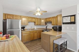 Private Dock-Deck-LakeHouse-Lake Front-3bd 2bth - 2
