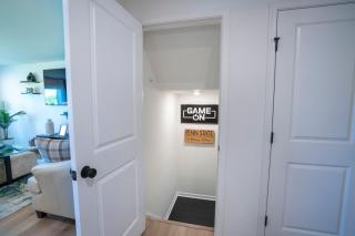 The Cobbin Luxe, Luxe Stay Minutes from Penn State - 2