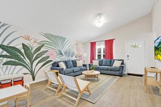 Hot Tub~Heated Pool~Pet-Friendly~Game RM~Close2DT - 1