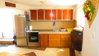 Holiday house with a swimming pool Zrnovnica, Split - 25817 - 1
