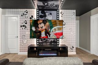 9 Bedrooms 5 Bathrooms Storey Lake 2885 Sc - 2