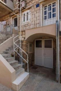 Apartments with WiFi Komiza, Vis - 26985 - 9