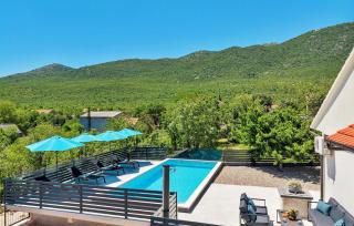 Pet Friendly Home In Rascane - 1