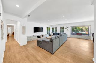 Modern 4BR in Prime Location w/Game Room & BBQ - 5