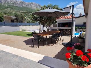 Apartments with swimming pool Kastel Kambelovac, Kastela - 27472 - 5