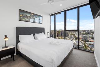 Stunning Apt with Sunset Views, Car Park, Gym and Pool - 8