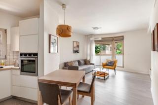 Breezhouse Mamad Yona Beach Residence - 3