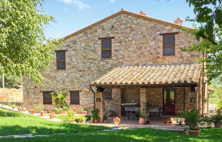 Stunning Home In Magione - 9