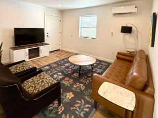 Remodeled Central Location Apt. Near Tacoma Dome - 8