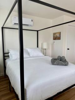 Remodeled Central Location Apt. Near Tacoma Dome - 2