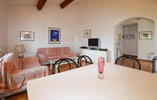 3 Bedroom Stunning Home In Prunete - 8