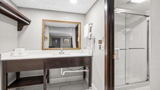 Super 8 by Wyndham Norman West - 8