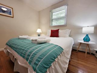 Vacation Cottage in the Heart of Narragansett - 6