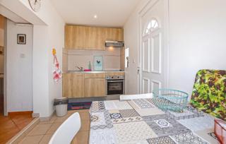 1 Bedroom Awesome Apartment In Bastia - 7