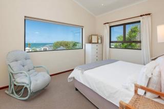 142 On 10Th Family Living Voëlklip Beach - 3