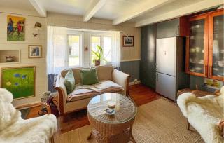 4 Bedroom Cozy Home In Flekkerøy - 7