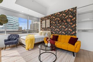 The Floral Loft Stylish Downtown Edmonton - 8