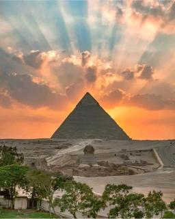 Knight of pyramids - 0